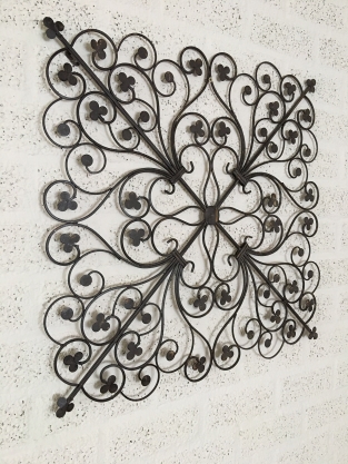 Beautifully beautiful decorative metal wall ornament.